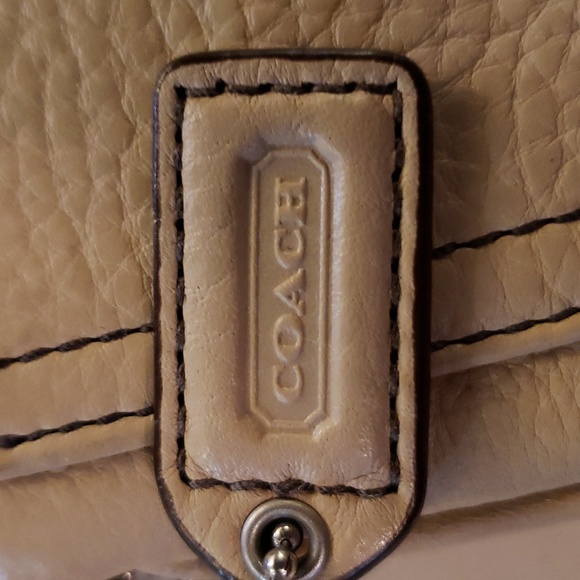 Coach wristlet - Picture 3 of 4